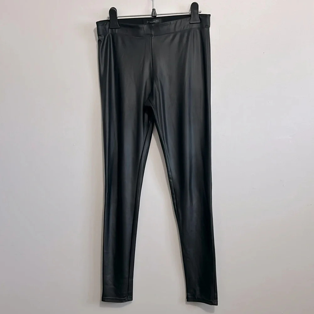 Dynamite Women’s faux leather leggings in Black size S - Picture 2 of 5